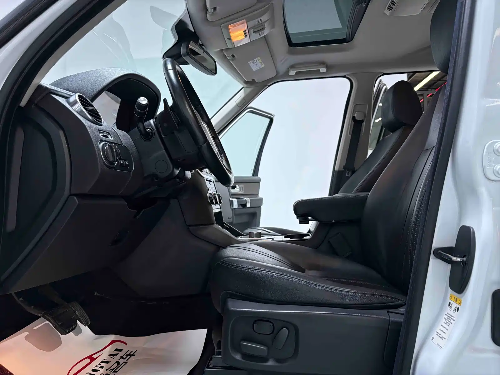 Photo 5 - Land Rover Discovery