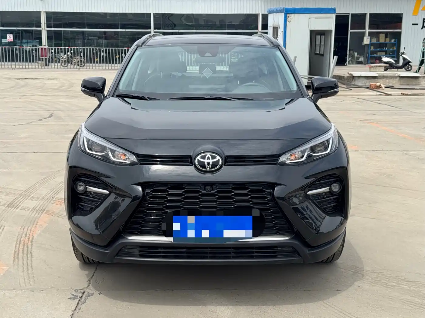 Toyota Wildlander 2023 2.0L CVT AWD Luxury PLUS фото 2