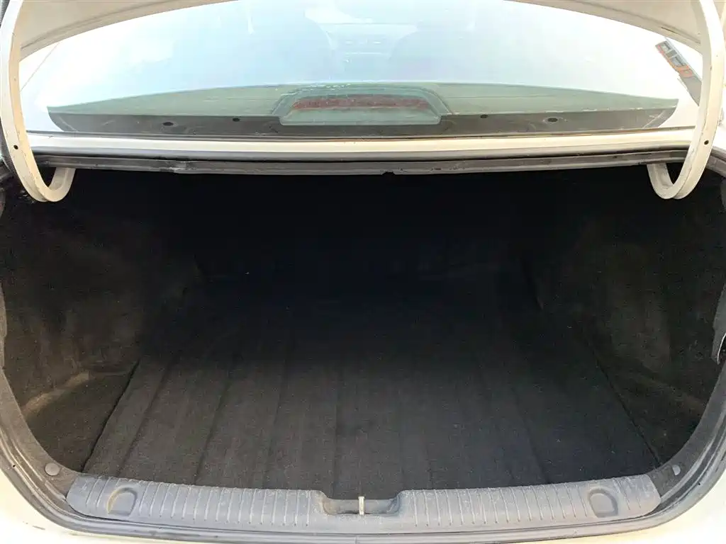 Kia K2 2012 Sedan 1.4L AT GLS Commemorative Edition фото 15