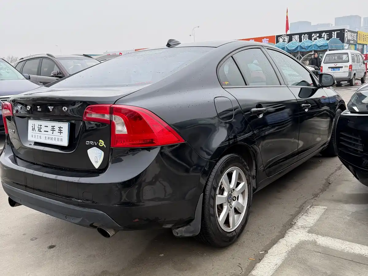 Фото 5 - Volvo S60 (Import)