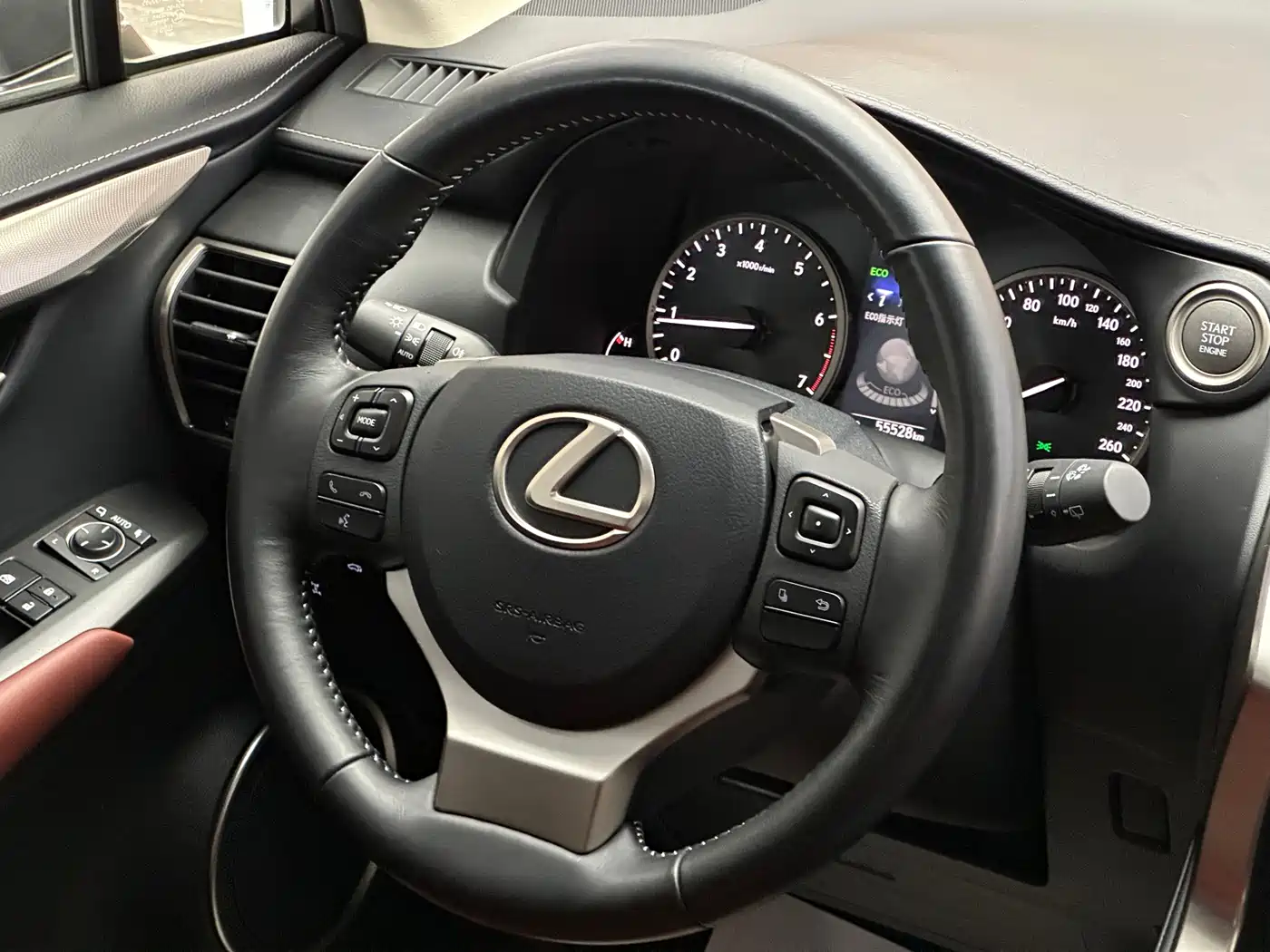 Фото 12 - Lexus NX