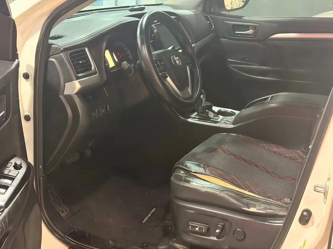 Photo 5 - Toyota Highlander