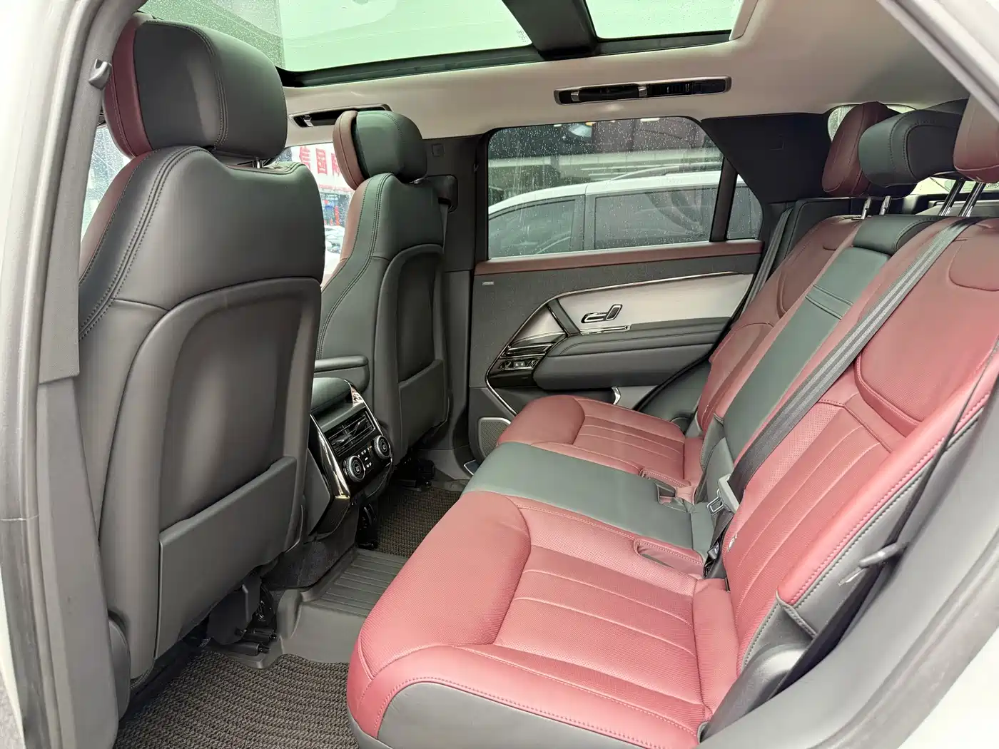 Land Rover Range Rover Sport 2024 400PS Dynamic HSE фото 11