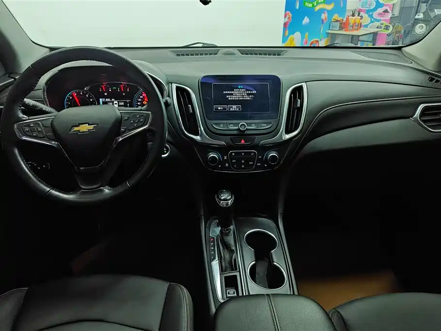 Chevrolet Equinox 2018 550T Automatic 4WD Pioneer Edition фото 12