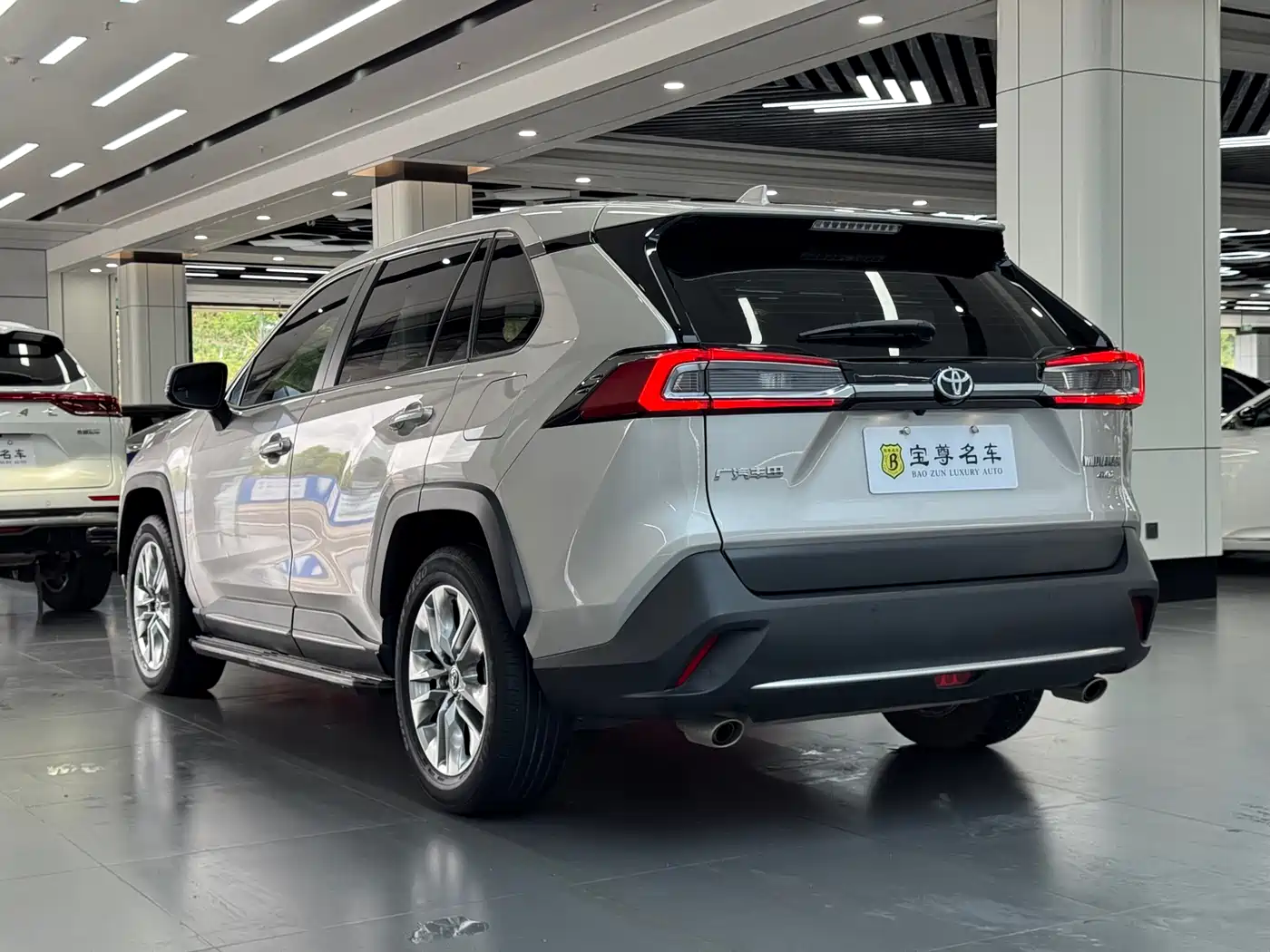 Toyota Wildlander 2022 2.0L CVT AWD Luxury Edition фото 5