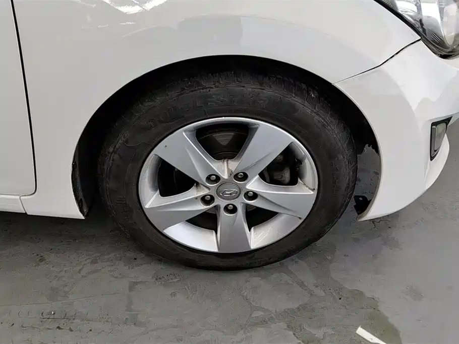 Hyundai Langdong 2013 1.6L Automatic Leading фото 6