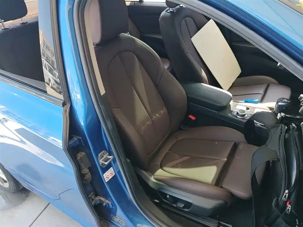 BMW 1 Series 2019 120i Leading M Sport Package фото 25