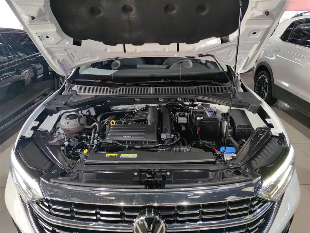 Volkswagen Sagitar 2023 Model Year 200TSI DSG Surpass Edition фото 16
