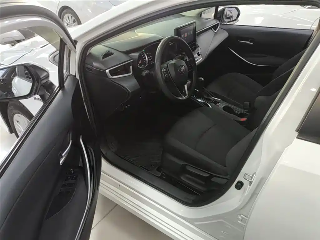 Toyota Corolla 2022 Hybrid 1.8L E-CVT Pioneer Edition фото 16
