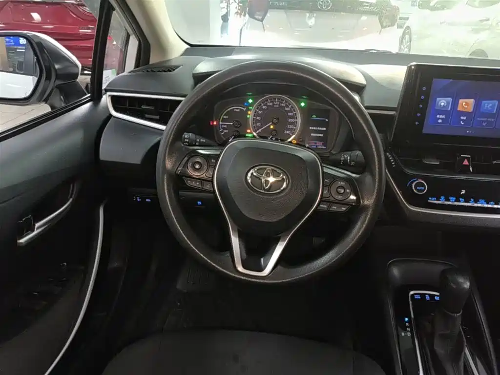 Toyota Corolla 2022 Hybrid 1.8L E-CVT Pioneer Edition фото 11
