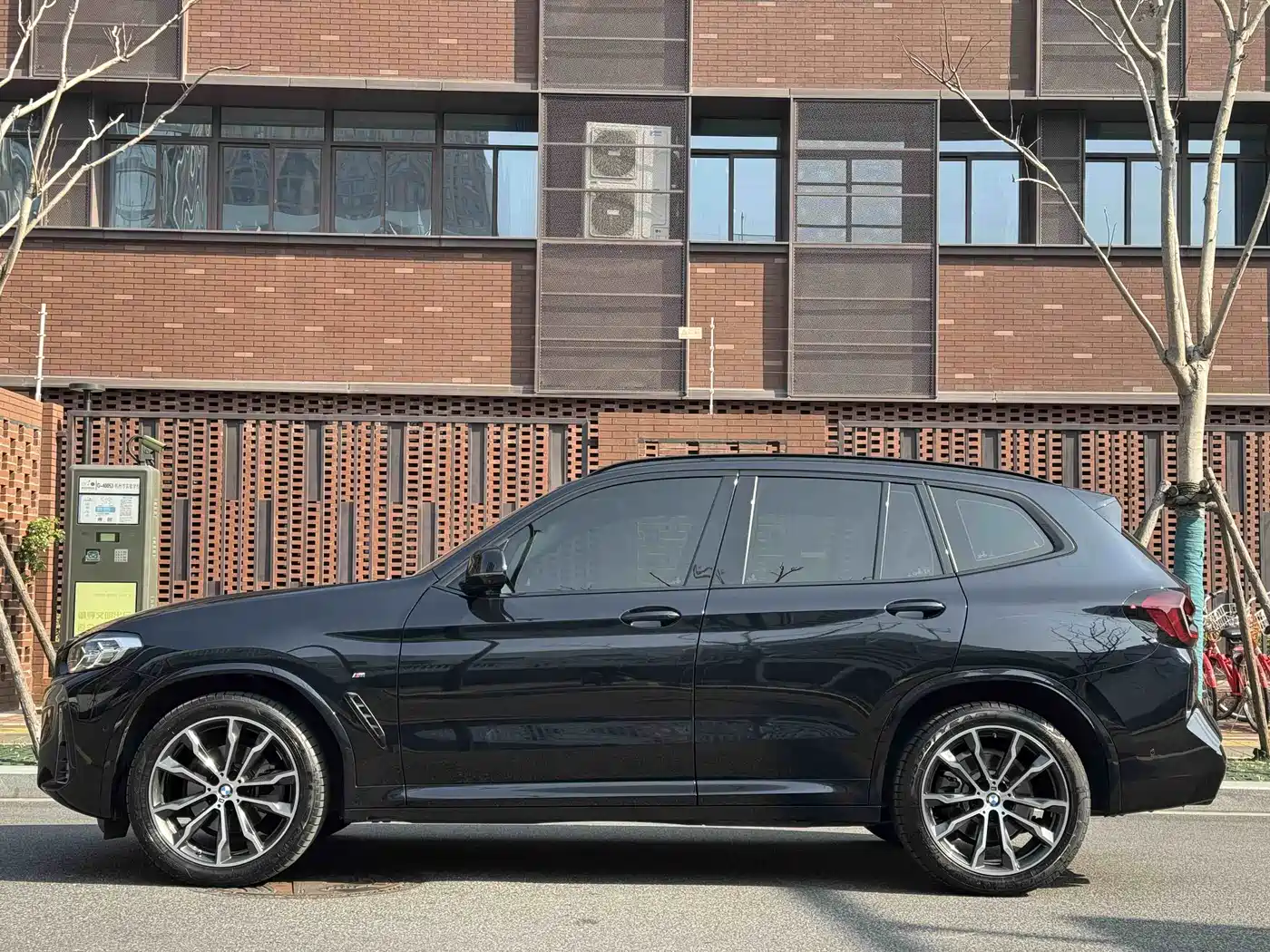 BMW X3 2022 Facelift xDrive30i Leading M Shadow Edition фото 3