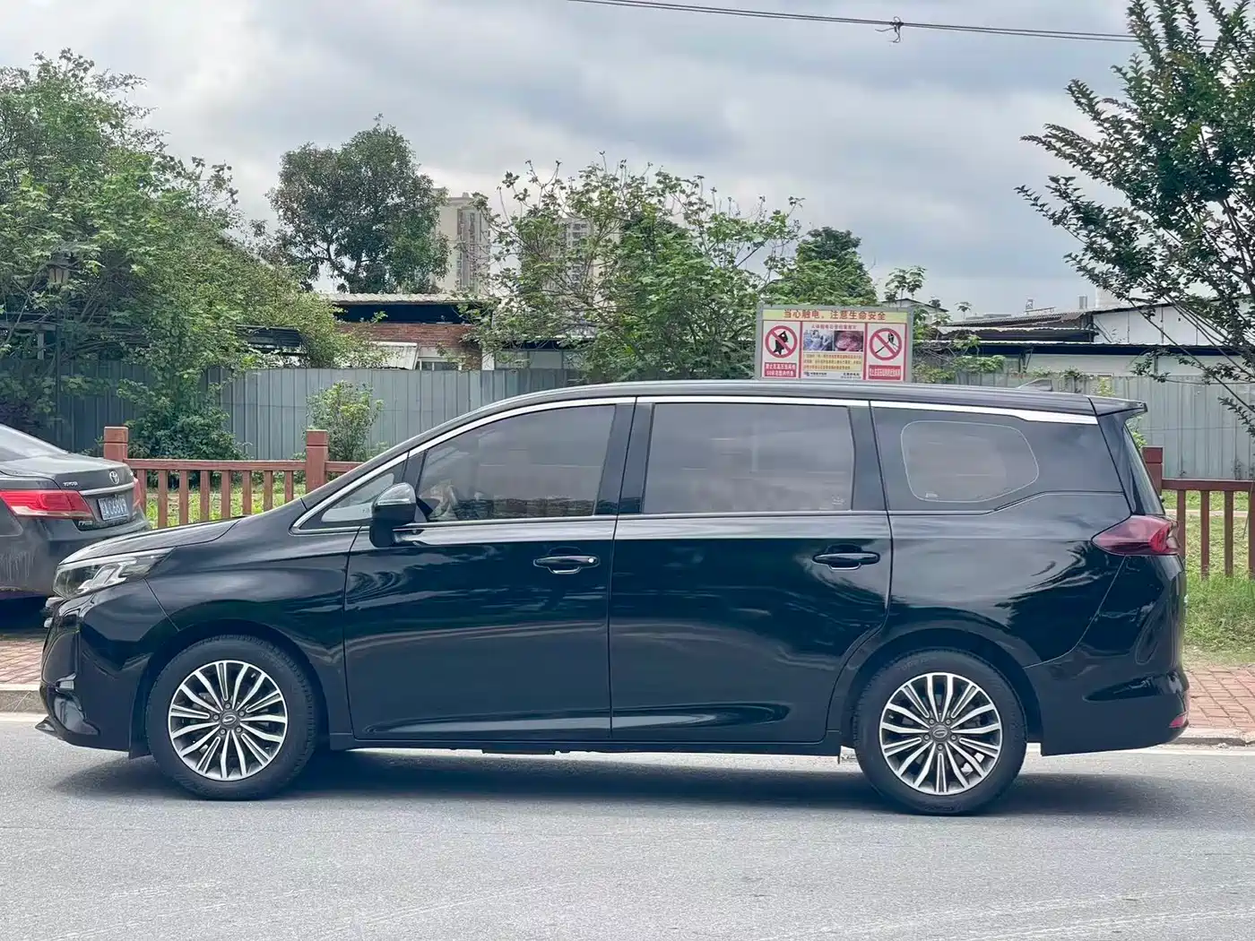 GAC Trumpchi Trumpchi M6 2019 270T Automatic Premium Edition (7-Seater) China V фото 11