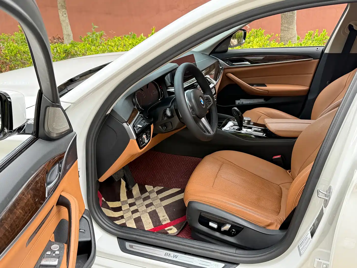 BMW 5 Series 2018 528Li Launch Special Edition фото 5