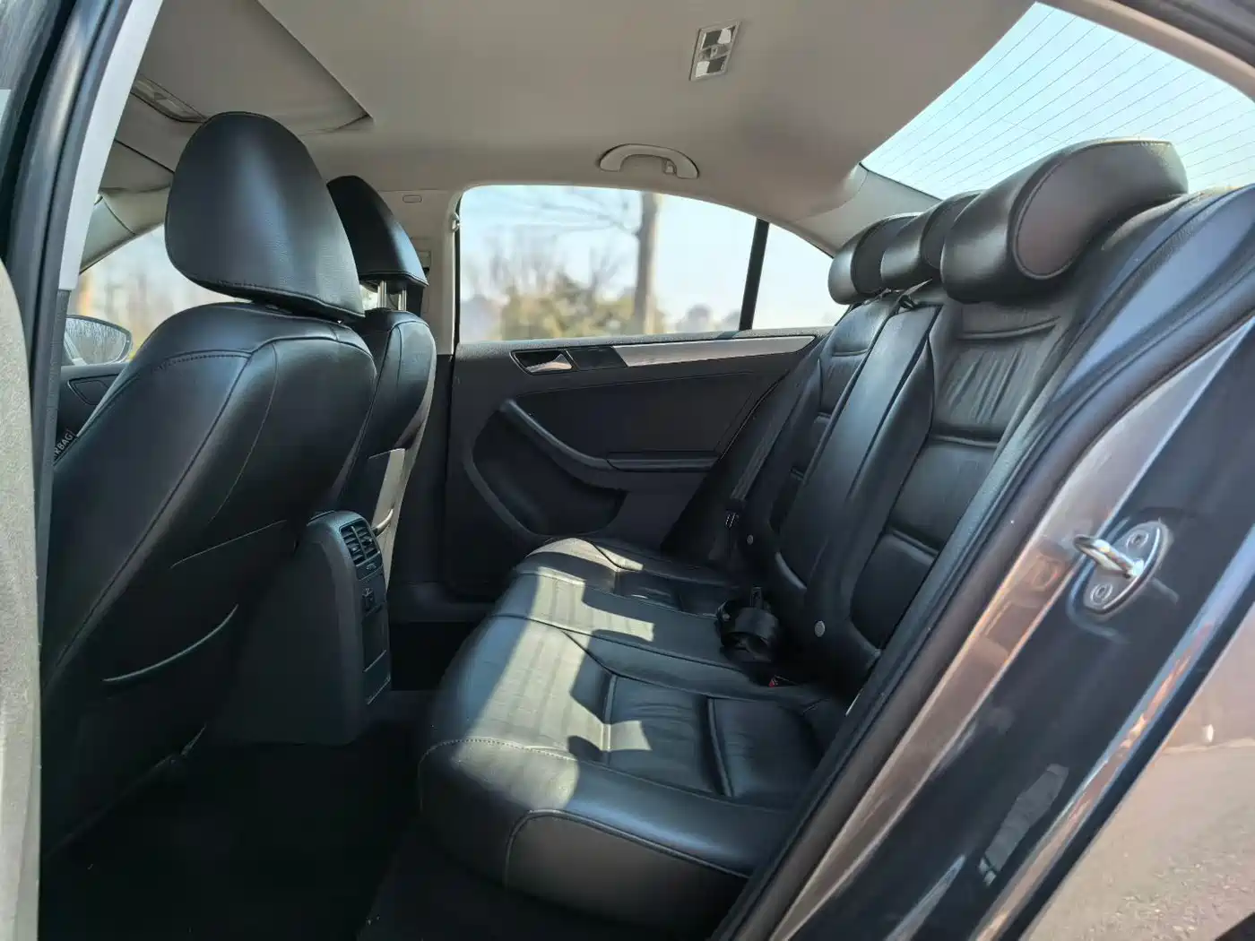 Volkswagen Sagitar 2014 1.4TSI Automatic Luxury фото 8