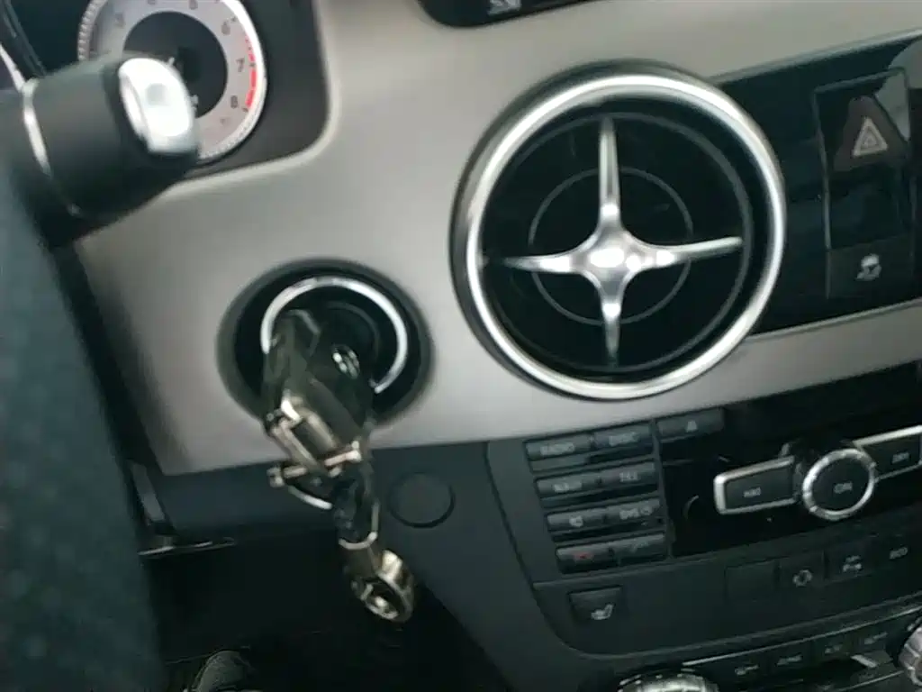 Mercedes-Benz GLK-Class 2015 GLK 260 4MATIC Fashion Ultimate Edition фото 9