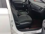 Фото 25 - Roewe RX5