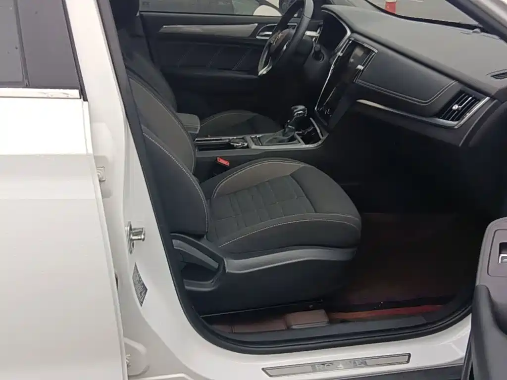 Фото 25 - Roewe RX5