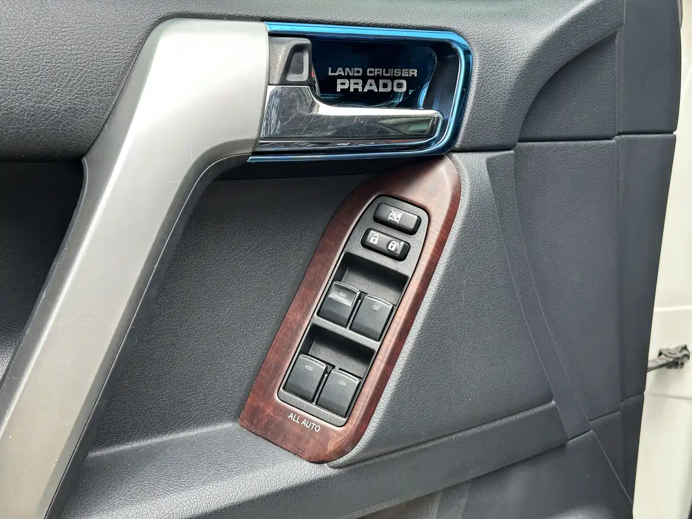 Toyota Prado 2016 3.5L Auto TX-L фото 8