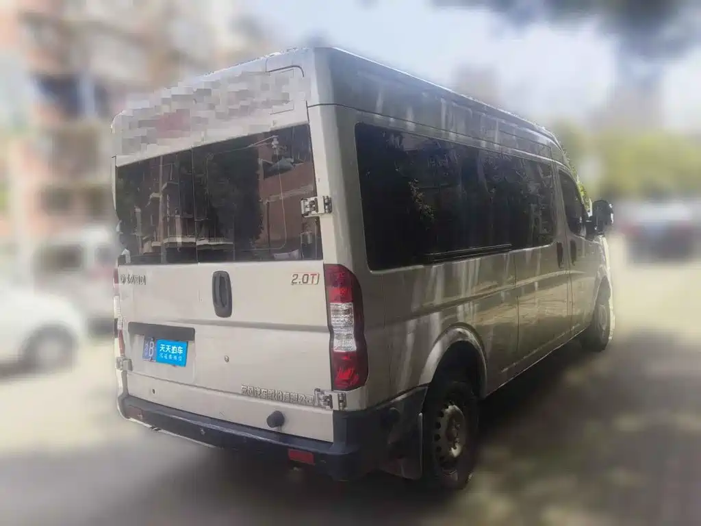 Dongfeng Yufeng Yufeng 2023 2023 V9+ 2.0T Manual FWD Multi-purpose Medium Wheelbase Medium Roof 7/8/9 Seater