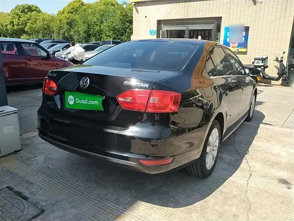 Volkswagen Sagitar 2014 Facelift 1.6L Automatic Leading Version фото 7
