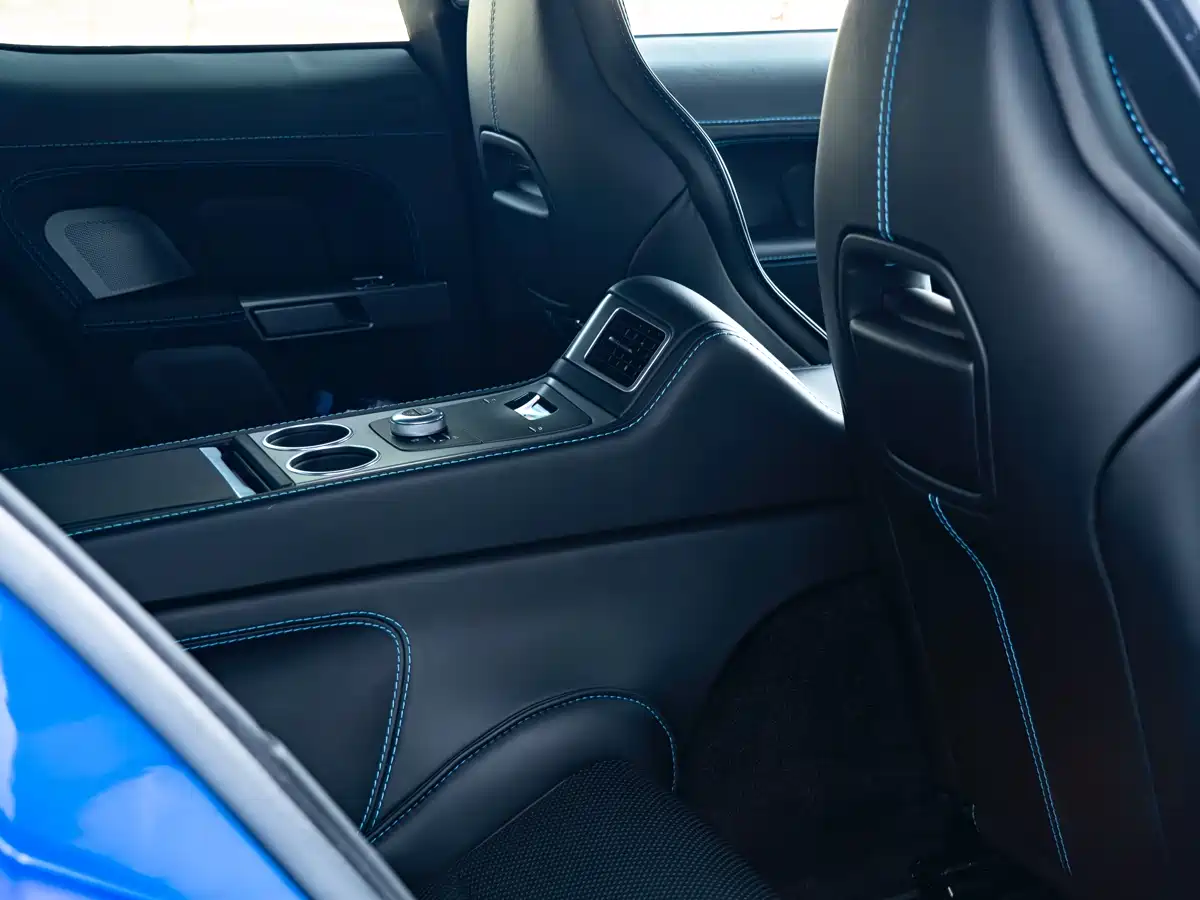 Aston Martin Rapide 2016 6.0L S фото 25