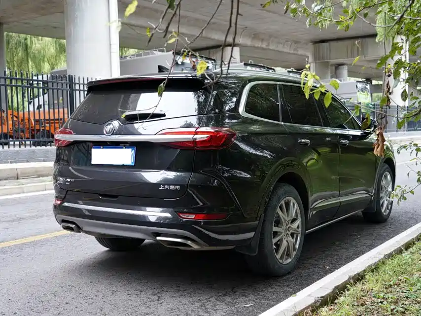 Photo 15 - Buick Enclave