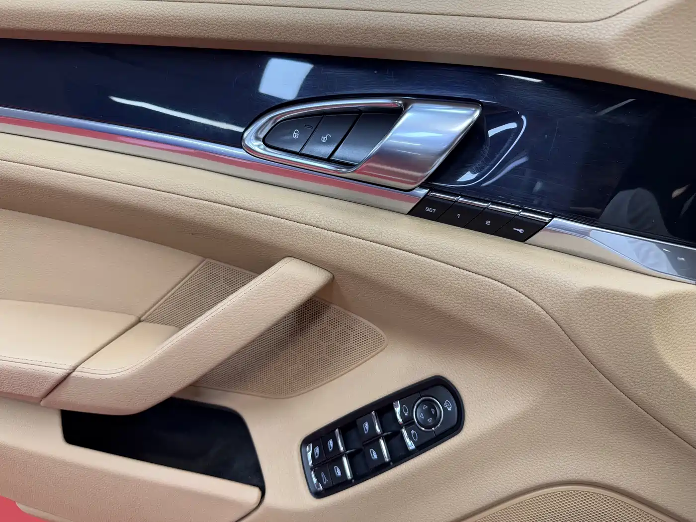 Porsche Panamera 2014 Panamera 4 3.0T фото 25