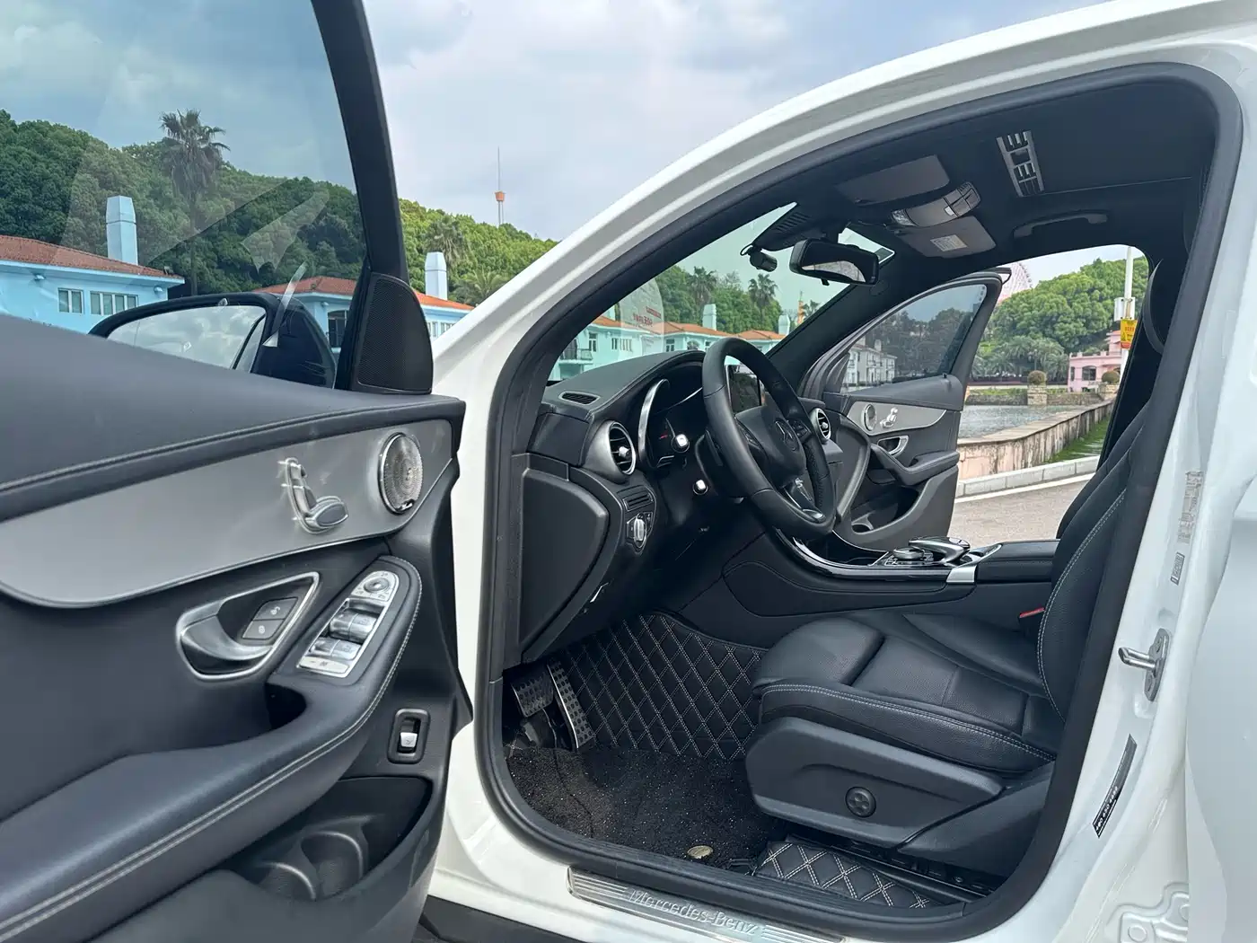 Mercedes-Benz GLC Coupe 2017 GLC 200 4MATIC Coupe SUV фото 9