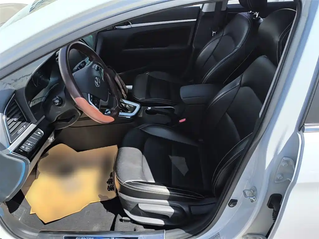 Hyundai Elantra 2016 Model 1.6L Automatic Smart Elite фото 15