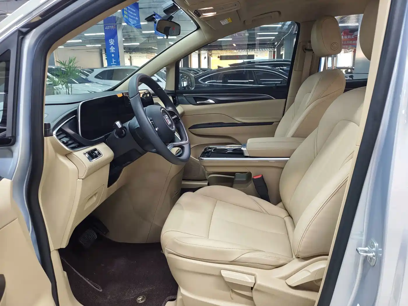 Фото 5 - Buick GL8