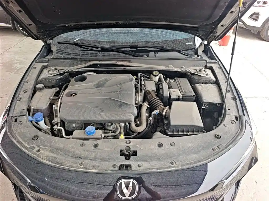 CHANGAN UNI-V
