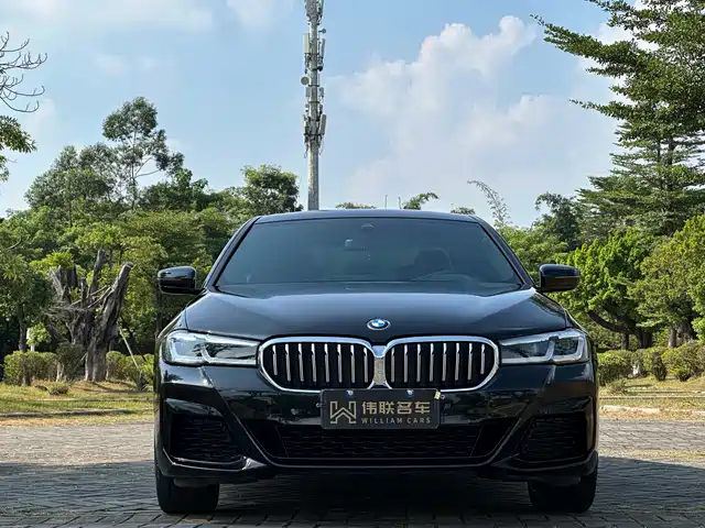 BMW 5 Series 2023 530Li Leading M Sport Package — фото 2