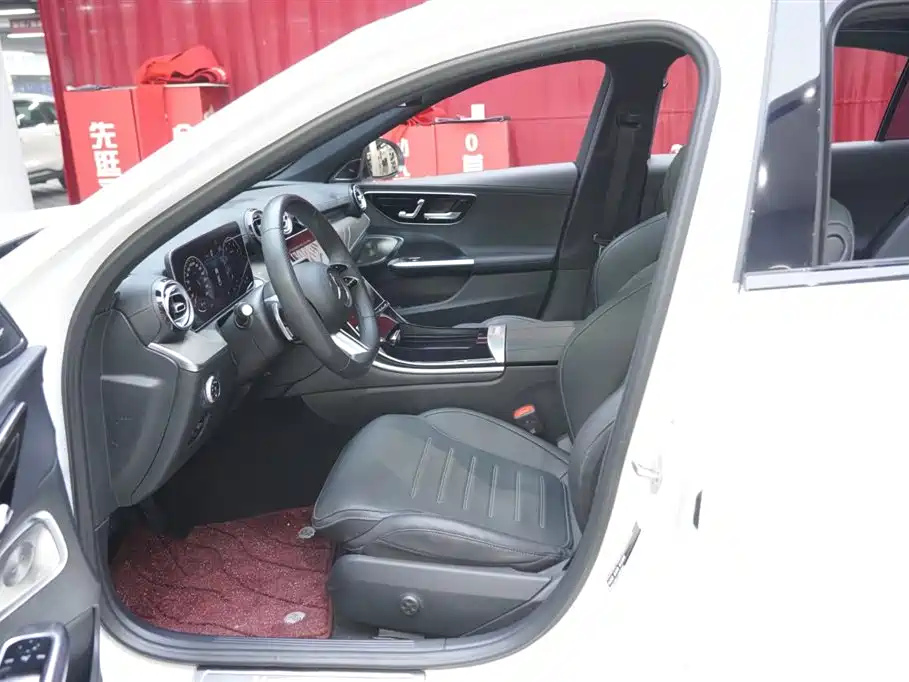 Mercedes-Benz C-Class 2023 Facelift C 260 L Night Sport Edition фото 16