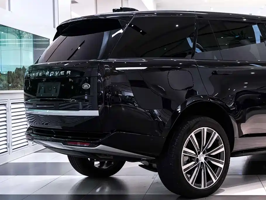 Land Rover Range Rover 2025 2025 3.0 L6 400PS Genesis Extended Wheelbase