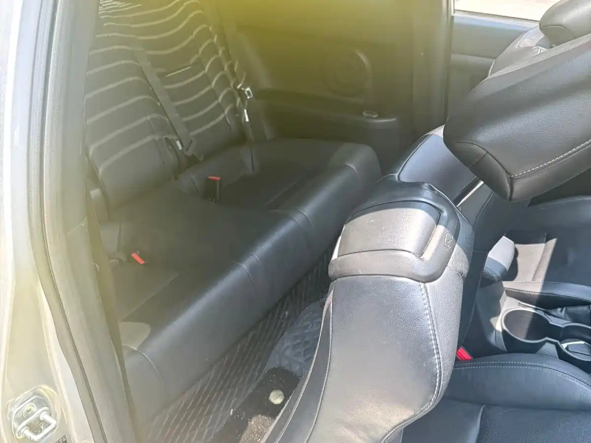 Toyota Zelos 2011 2.5L Luxury Edition фото 8