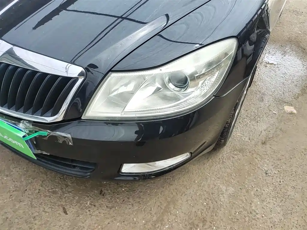 Škoda Octavia 2014 1.6L Manual Elegance Edition фото 24