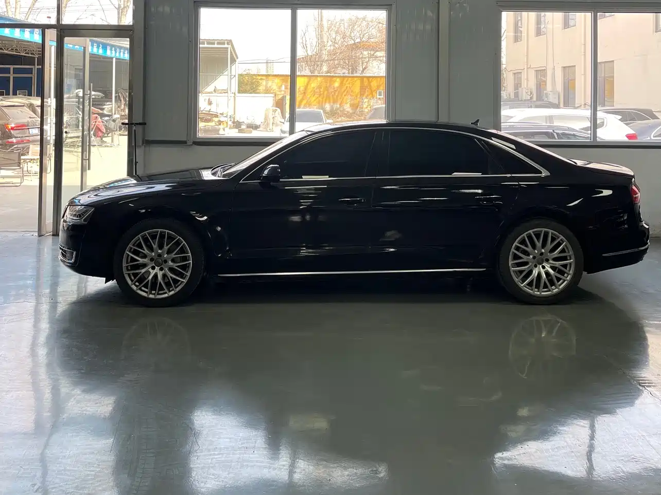 Audi A8 2014 A8L 45 TFSI quattro Luxury фото 3