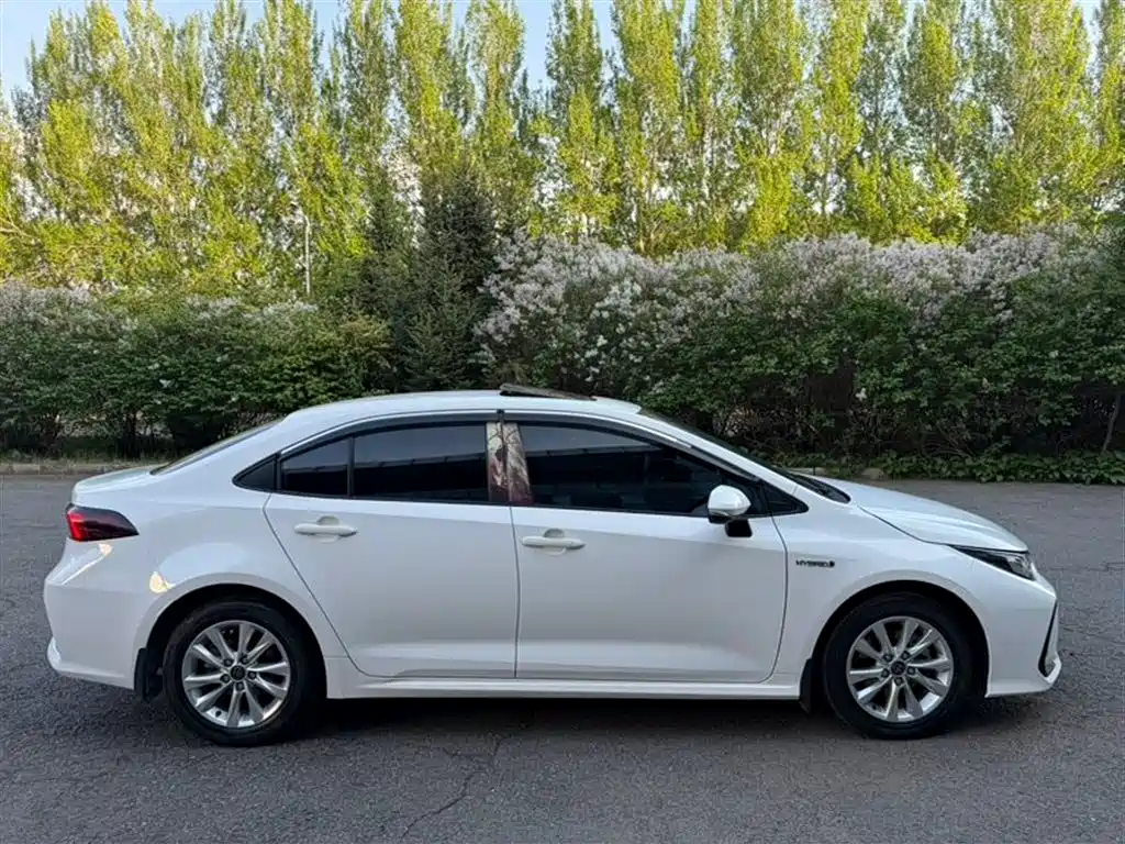 Toyota Corolla 2023 1.8L Smart Hybrid Dual Engine Pioneer Edition фото 3