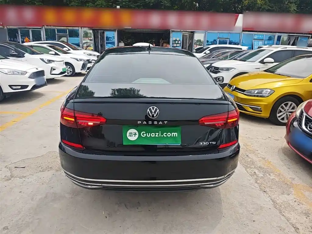 VOLKSWAGEN PASSAT