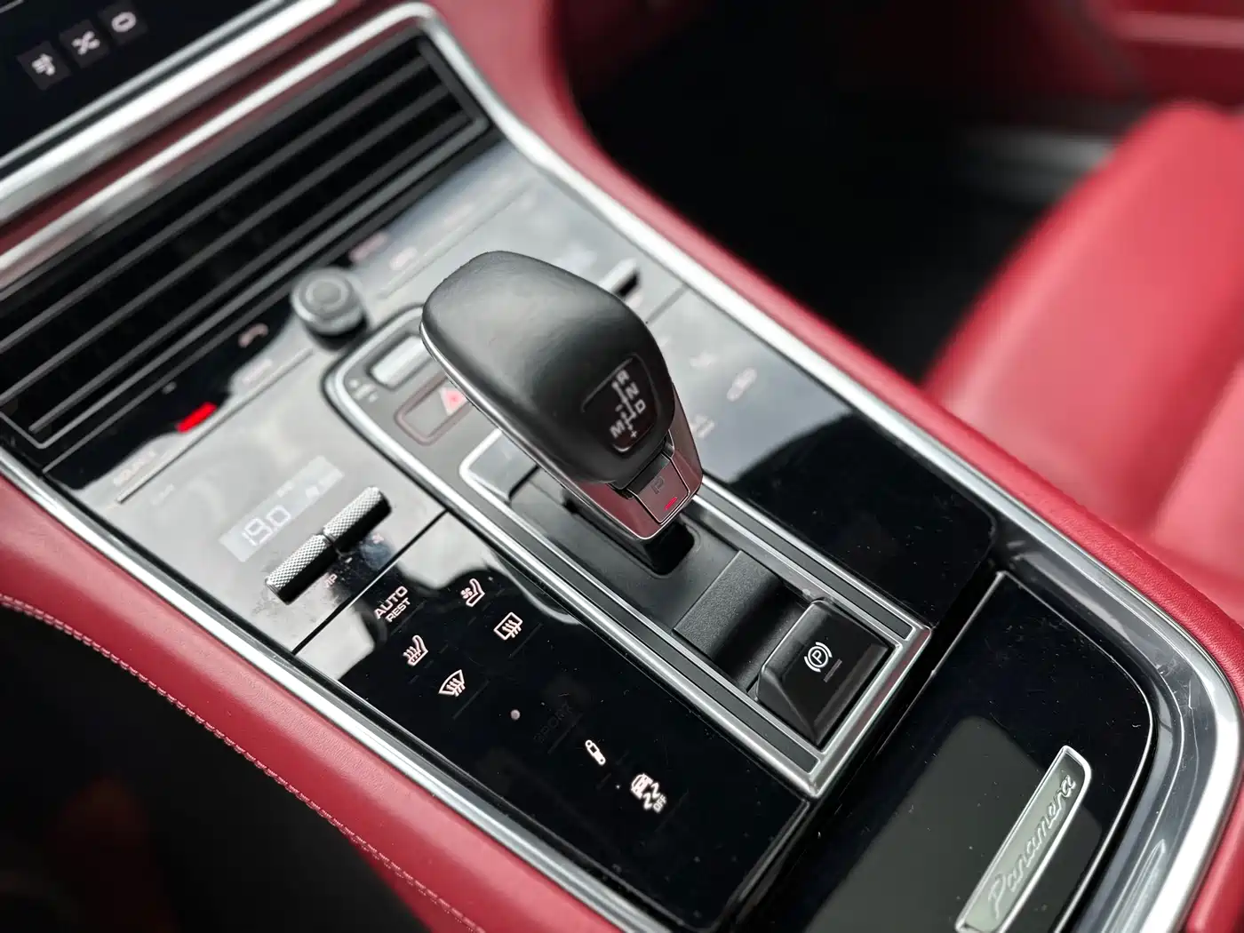 Porsche Panamera 2020 Panamera 10th Anniversary Edition 2.9T фото 10