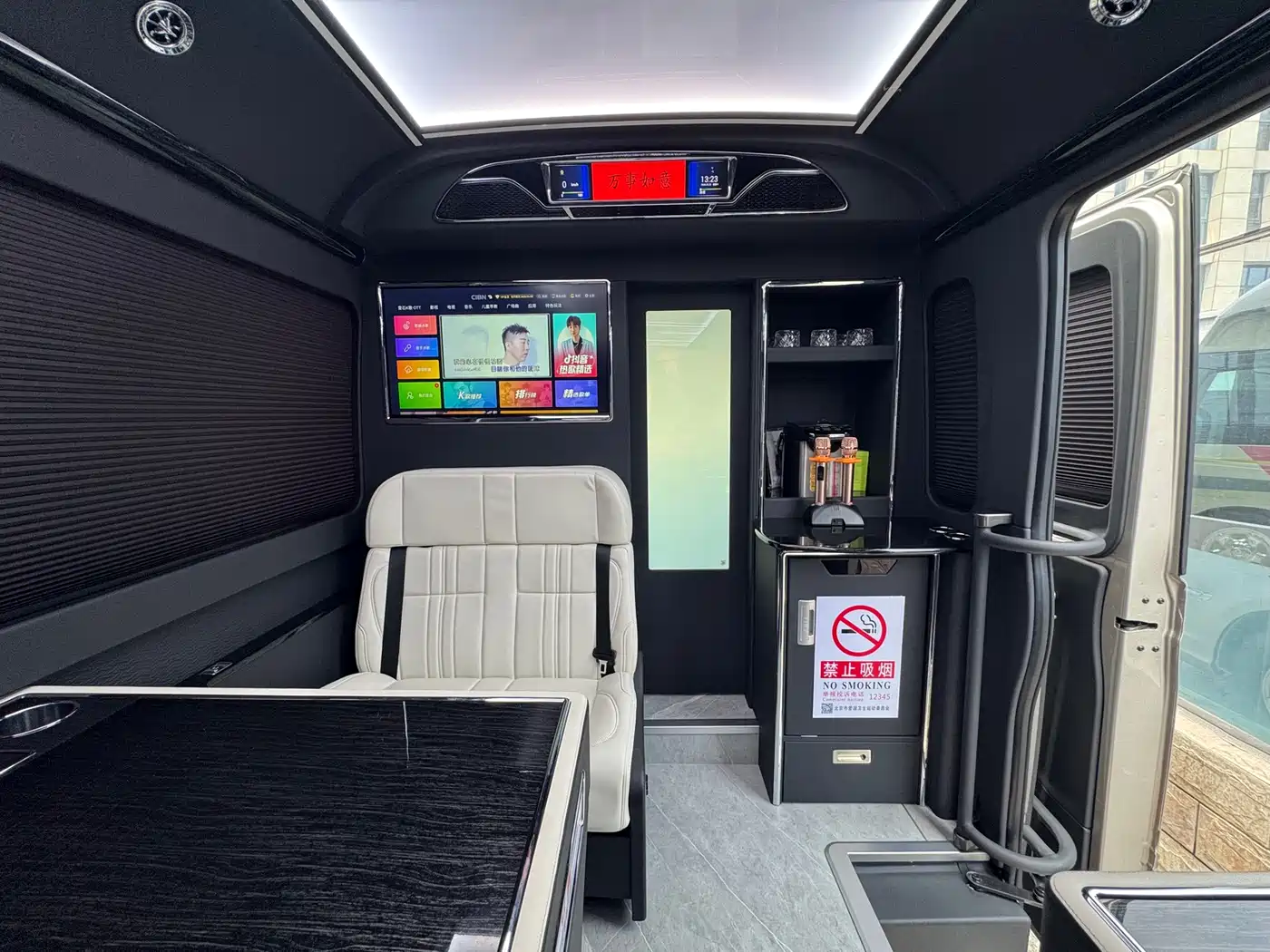 Hongqi Guoyue 2024 3.0T Flagship Edition 17-seater фото 24