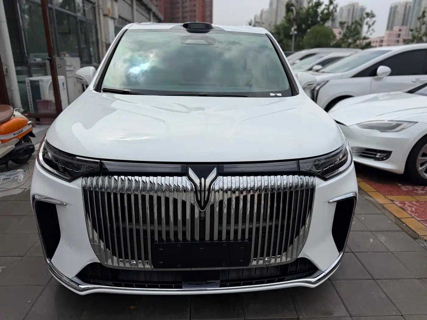 Voyah Auto Voyah Dreamer 2025 PHEV AWD Flagship Qian Kun Edition фото 2