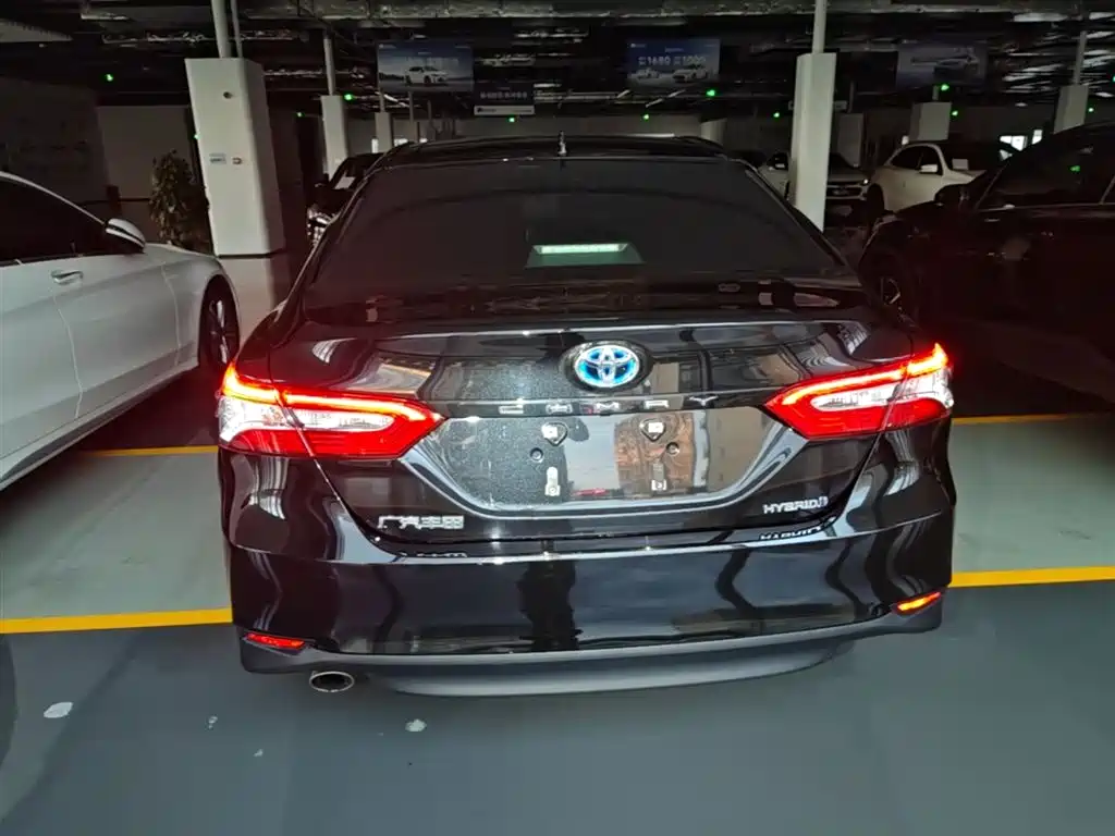 Toyota Camry 2021 Hybrid 2.5HGVP Leading Edition фото 6