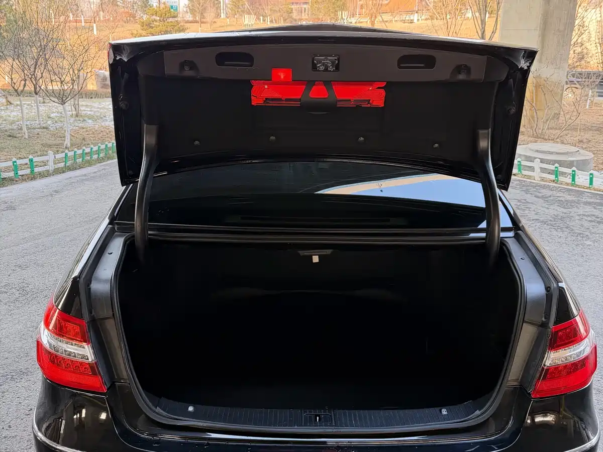 Mercedes-Benz E-Class 2013 E 300 L Elegance фото 22