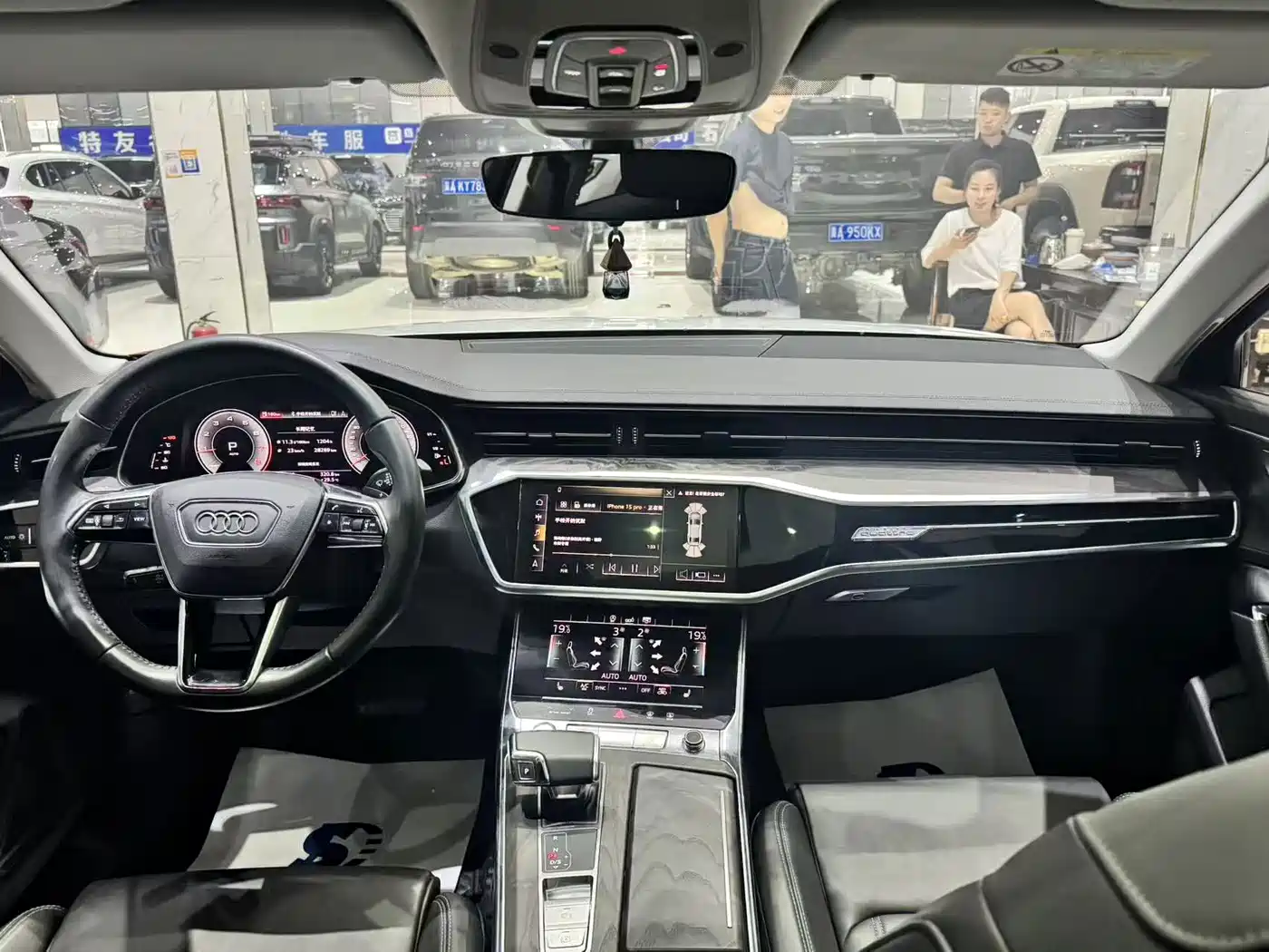 Photo 6 - Audi A6L