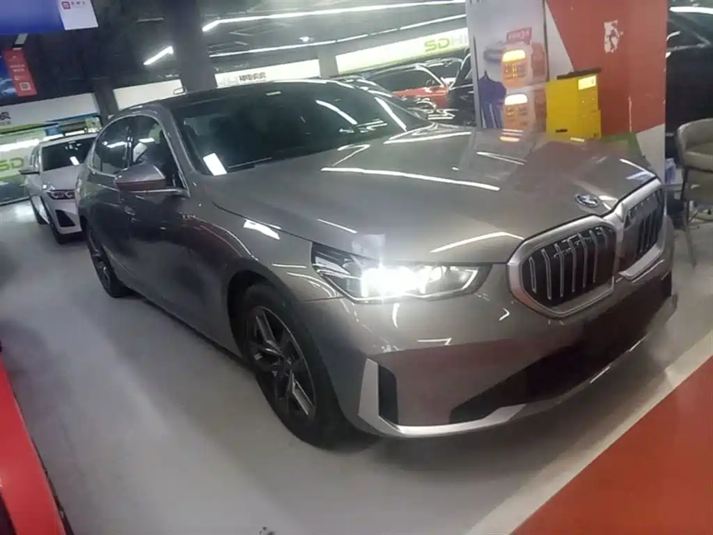 BMW i5 2025 eDrive 35L Luxury Package фото 4