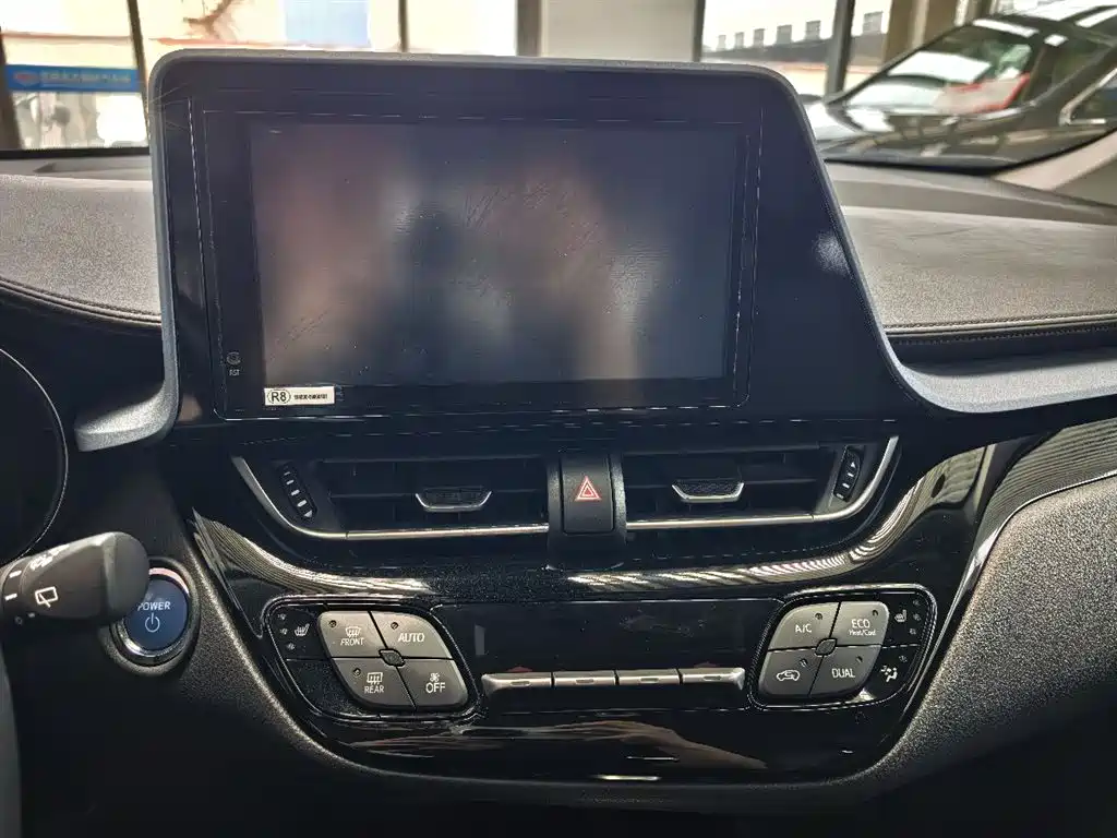 Toyota IZOA 2023 Hybrid 2.0L Yi-Chi Edition фото 11
