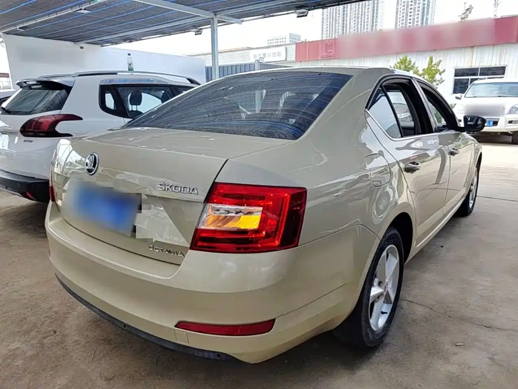 Škoda Octavia 2015 1.6L Automatic逸杰版 фото 7