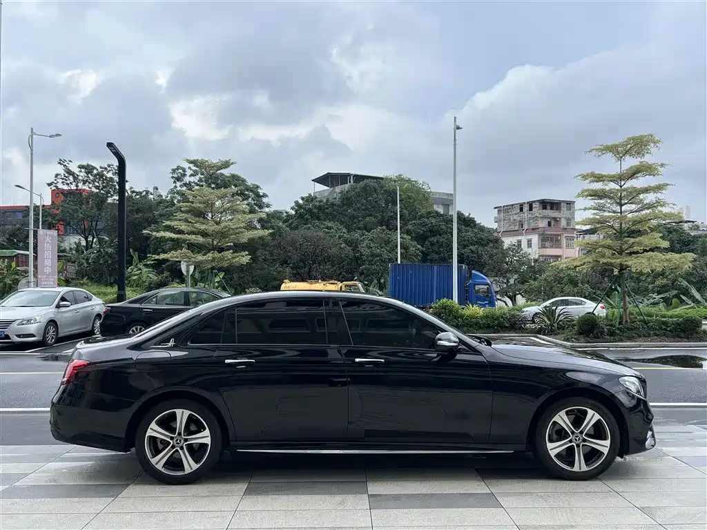 Mercedes-Benz E-Class 2019 E 260 L Sport фото 30