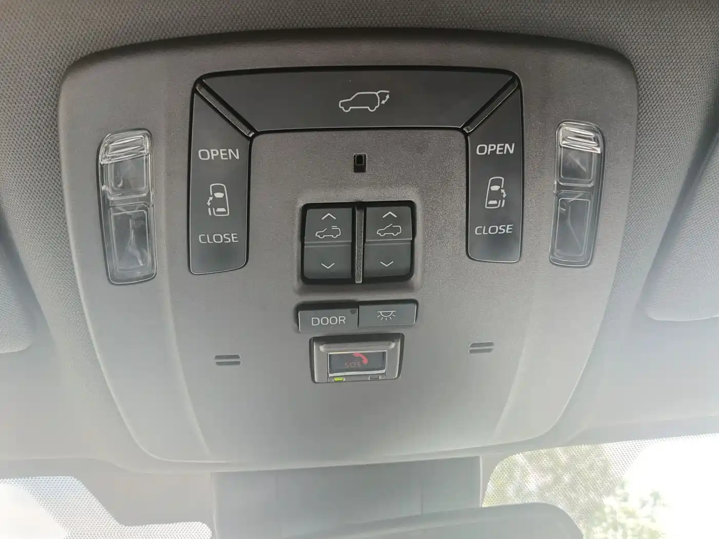 Toyota Sienna 2021 2.5L Hybrid Premium Edition фото 29